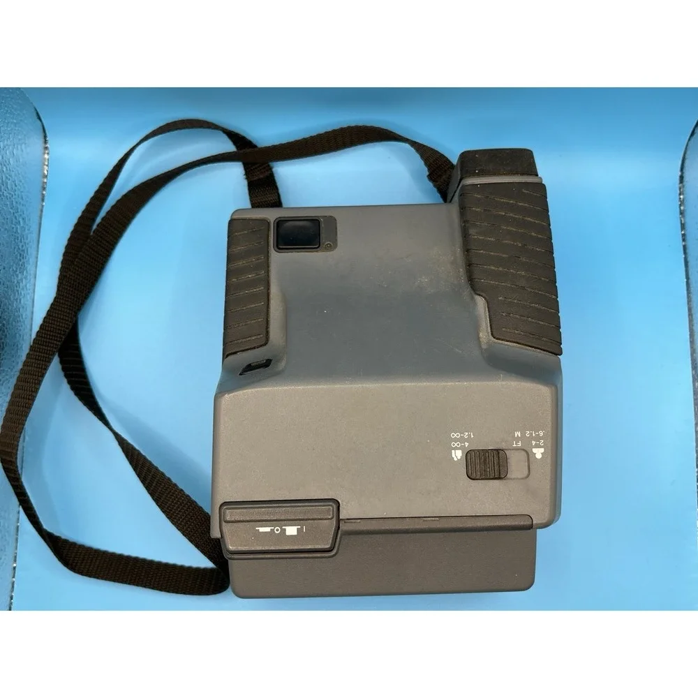 Polaroid 600 Impulse instant Camera System w/Built In Flash/Strap-Not Tested-‎